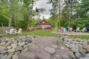 Solon Springs Getaway with Dock and Kayaks! - كلوكيه