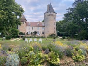 Villas Pavillon d’entree du chateau de Bouesse : photos des chambres