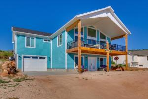 Pool Access & Lake Views: Modern Garden City Home