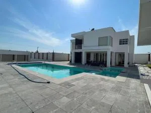 Casa Girasol - Los Laureles