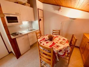 Charmant studio avec balcon et parking couvert, proche télémix et pistes, à La Clusaz - FR-1-459-61