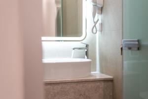 Airscape Hotel Free Shuttle From And To Athens Airport