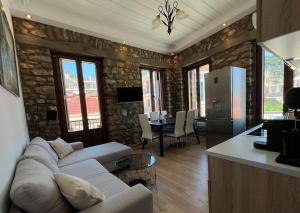 Madame Parisienne - 4hvězdičkové hotely ve městě Nafpaktos