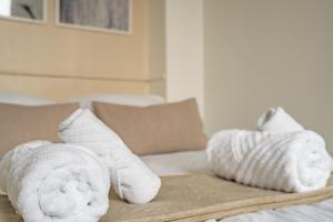 Appartements Proche Paris • Superbe studio refait a neuf • : photos des chambres