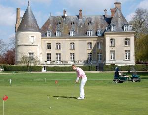 Maisons de vacances Maison de Village Vexin site classe 1h Paris et Normandie grand jardin : photos des chambres