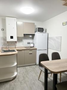 MIAMO apart вулиця Кучера 24