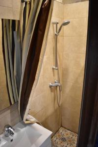 City centre Pied-à-Terre near food market and walking distance to bus terminus