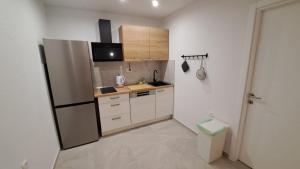 Brand new luxury app FJAKA in the center near beach 