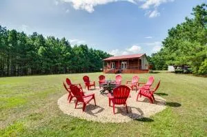 Cozy Summit Cabin with Hiking Trails and Fishing Pond! - Tylertown
