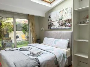 Centre of Killaloe Village, Lovely Apartment - 尼纳