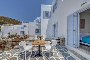 Makis Place Myconos Greece