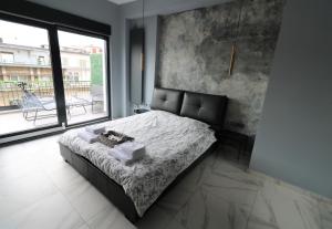 Deluxe Skyline Retreat Studio - Old Town Bucharest