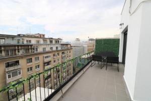 Deluxe Skyline Retreat Studio - Old Town Bucharest