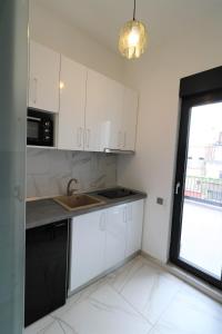 Deluxe Skyline Retreat Studio - Old Town Bucharest