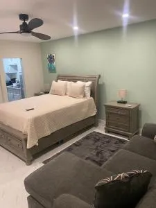 City View Luxury Home - Albion