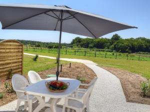 Maisons de vacances Gite tout inclus a Joue-les-Tours avec grand jardin, proche chateaux et nature - FR-1-381-545 : photos des chambres