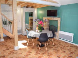 Maisons de vacances Gite tout inclus a Joue-les-Tours avec grand jardin, proche chateaux et nature - FR-1-381-545 : photos des chambres