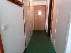 Appartements Appartement Saint-Francois-Longchamp, 2 pieces, 6 personnes - FR-1-635-93 : photos des chambres