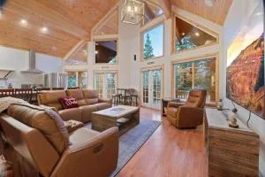 Canyon Country Chalet - Duck Creek Village
