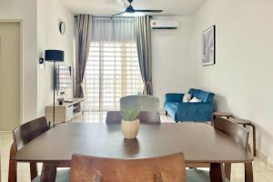 2BR Alanis Suite With Balcony