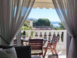 Varkiza Sea View Apartment - Free Parking