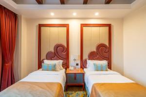 Hukams Lalit Mahal - Hotel Convention Club