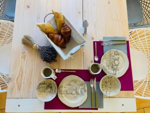 B&B / Chambres d'hotes La Bastide des Bourguets Adults Only, Mont Ventoux : photos des chambres