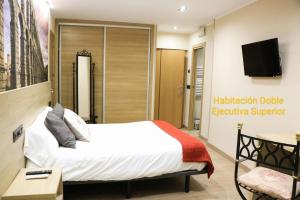 Queen Room with Spa Bath room in Hotel Venta Magullo