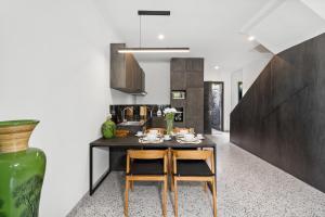 Sunny Nelayan Villa by Betterplace