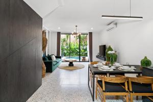 Sunny Nelayan Villa by Betterplace