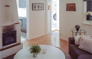 Gorgeous Home In Lönashult With Wifi