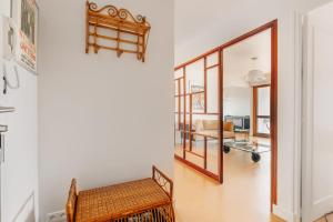 Sixties 64 2 bedrooms apartment with a balcony and parking in Biarritz