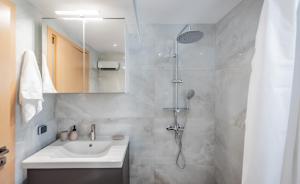 Eramel Cozy Apartment with Sea View