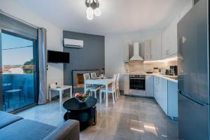 Eramel Cozy Apartment with Sea View