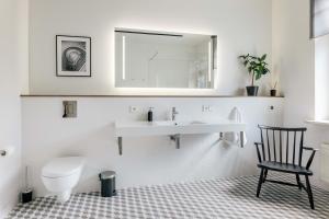 Spacious 2-story apt. w terrace - 280 m2