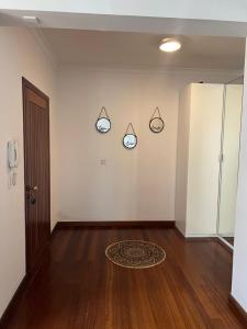 SEA VIEW AMATHUS LUXURY APT