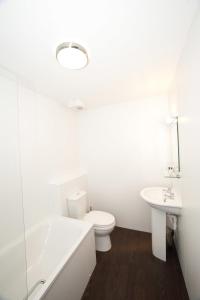 Family Room with Shared Bathroom room in The Crown Inn