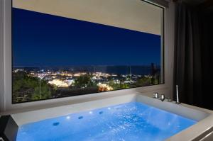 Suite with Hot Tub room in Pefkos View Suites & Maisonette
