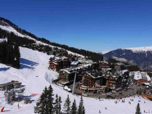 Sublime appartement 58m² Courchevel 1850 - 45 pers - Proche pistes, déco soignée, wifi, skis - FR-1-631-87