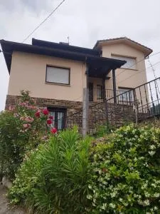 Hostal La Parrilla - 卡马莱尼奥