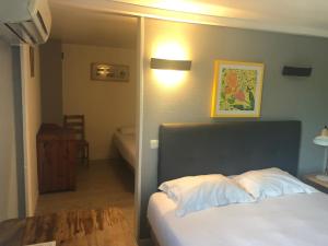 Hotels Contact Hotel LE SUD Montpellier Aeroport Parc Expo Arena : Chambre Triple