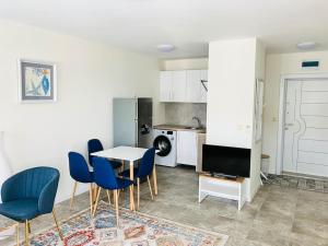 Luxury apartment in Emerald Hills