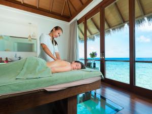Heritance Aarah - PremiumInclusive - 40 Minutes away from Male by Seaplane