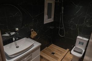 Athens Jacuzzi apartment