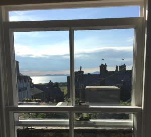 Stylish home from home with great views