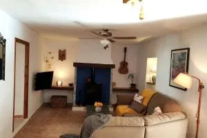 Casa Arriba Village House in Zarra - Jarafuel