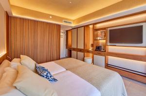 Double or Twin Room with Side Sea View room in Universal Hotel Don Leon
