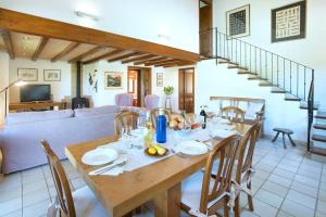 Villa Llosia by Vintage Travel