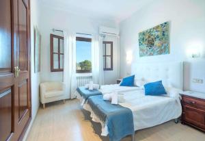 Oliveres by Vintage Travel