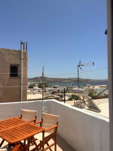 Nikos Family Apartment Milos